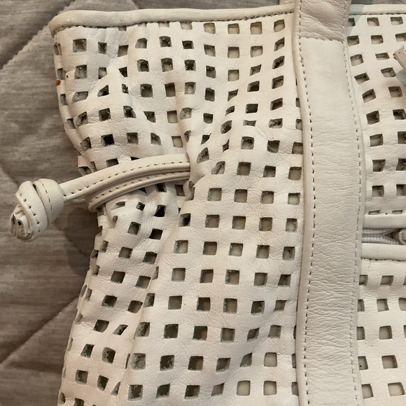 🌻 Marlene’s Genuine Leather White Purse - Picture 6 of 12